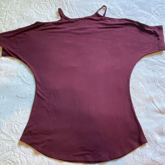 Harley Davidson Women's Burgundy T Shirt Sz Small Studded Decorations Straps J - Picture 2 of 9